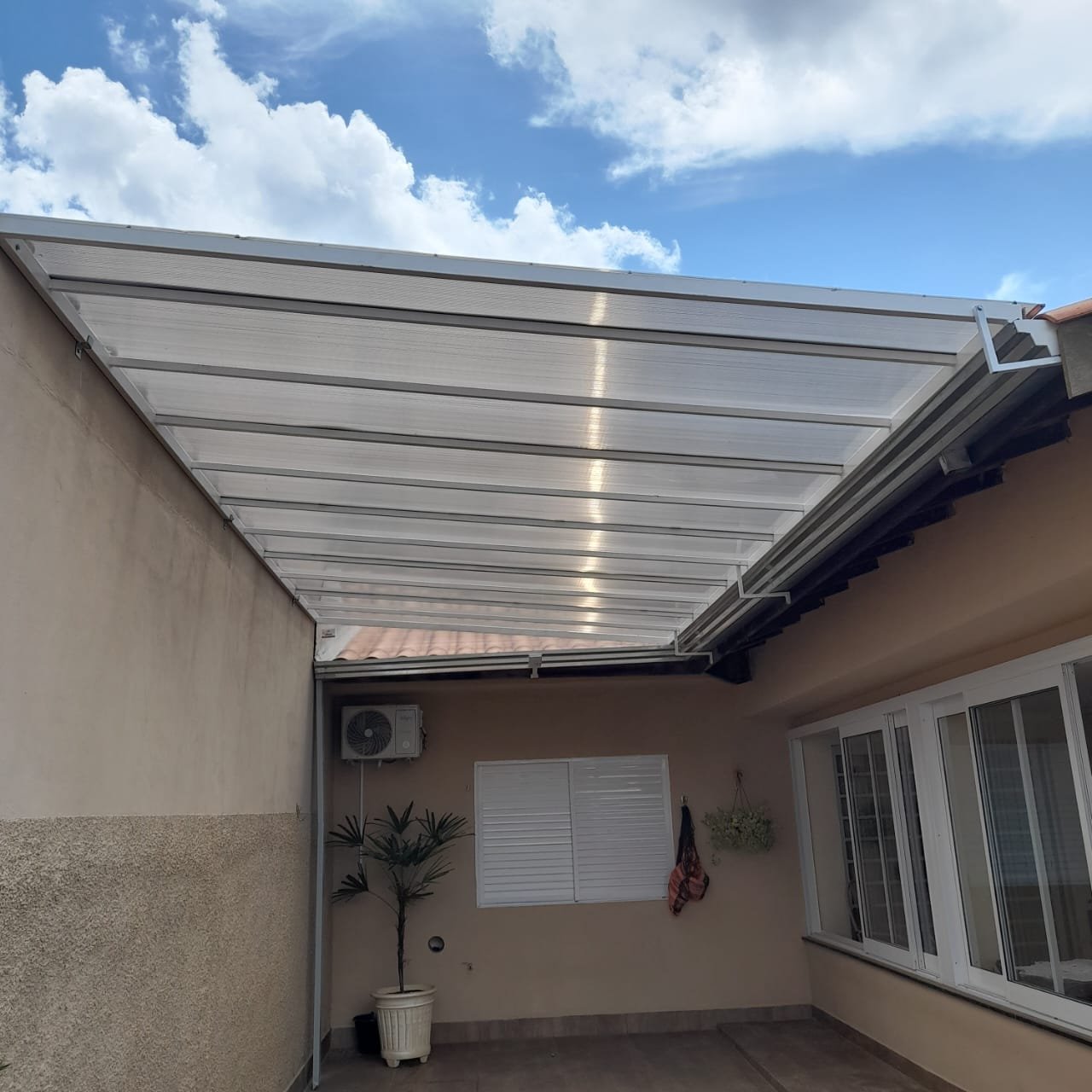 Americana – SPSPCOBERTURA-DE-POLICARBONATO-ALVEOLAR-12 - Toldos e Coberturas com o melhor preço de toda região